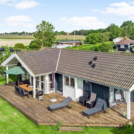 Cozy Home In Gedser With Wifi Экстерьер фото