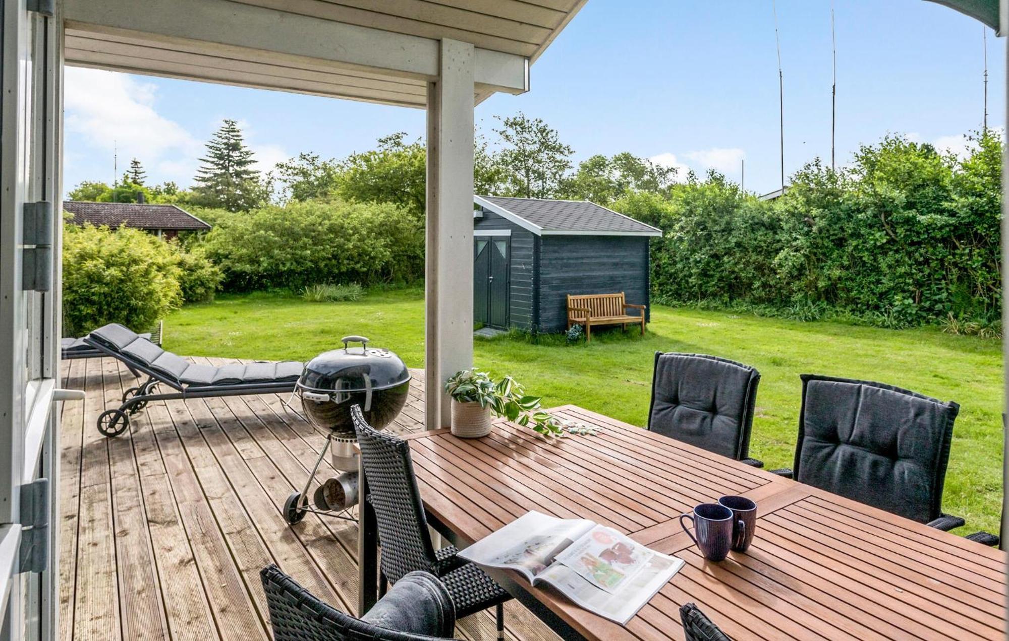 Cozy Home In Gedser With Wifi Экстерьер фото